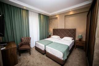 Отель Grand Hotel Mimino Тбилиси Двухместный номер с 2 отдельными кроватями и балконом-15