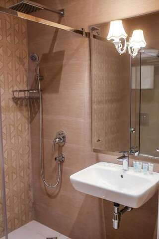 Отель Grand Hotel Mimino Тбилиси Двухместный номер с 2 отдельными кроватями и балконом-17